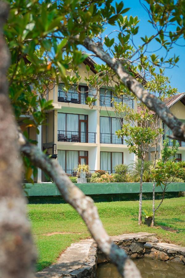 Moi Koggala By Dbi - Free Drop Off To The Beach Habaraduwa Exterior photo
